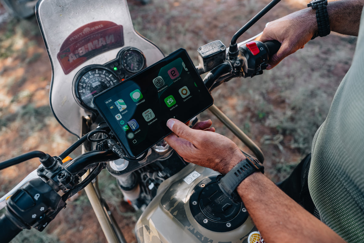INTERPHONE SYNC70 ESSENTIAL: 7” SMART DISPLAY WITH GPS SCREEN