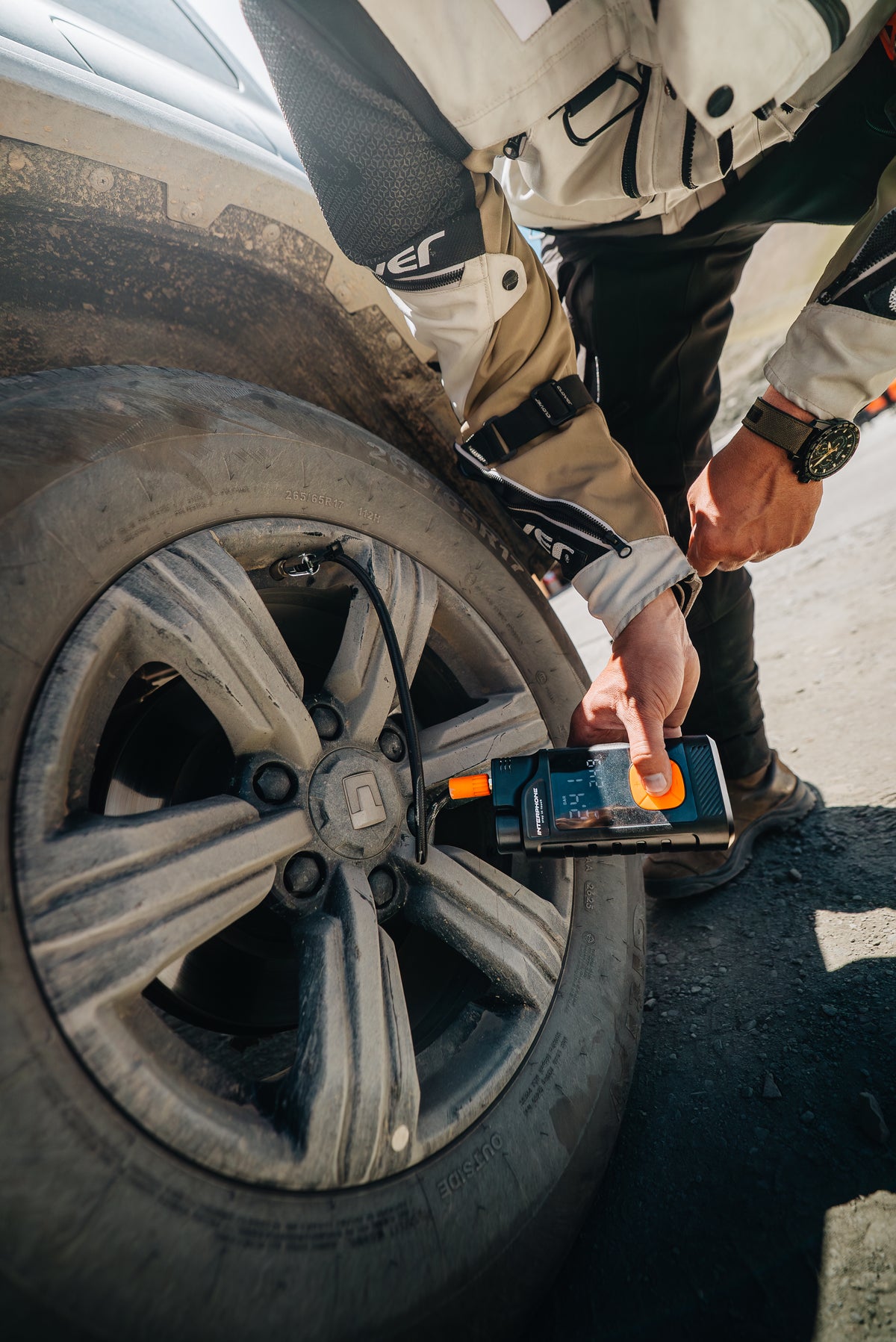 AIR PUMP POWER - AVVIATORE DI EMERGENZA CON COMPRESSORE PORTATILE